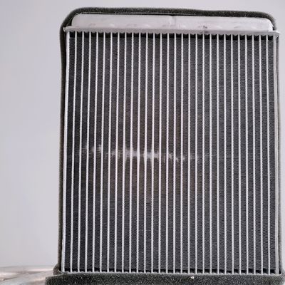 SAIC MAXUS Serbatoio idrico di riscaldamento anteriore V80 Ricambi auto OEM C00056177 Bianco per pick-up V80