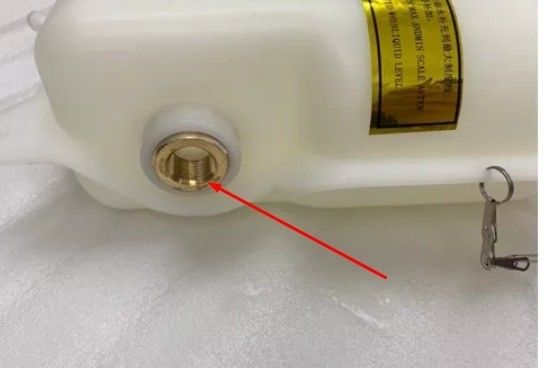 2.8 Caldaia di espansione in plastica del motore Cummins numero OE 1311100D8BD0 per camion JAC T140