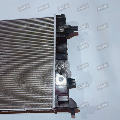 Il serbatoio d'acqua MG3 grigio di JAC Parts è perfetto per le vostre esigenze di raffreddamento